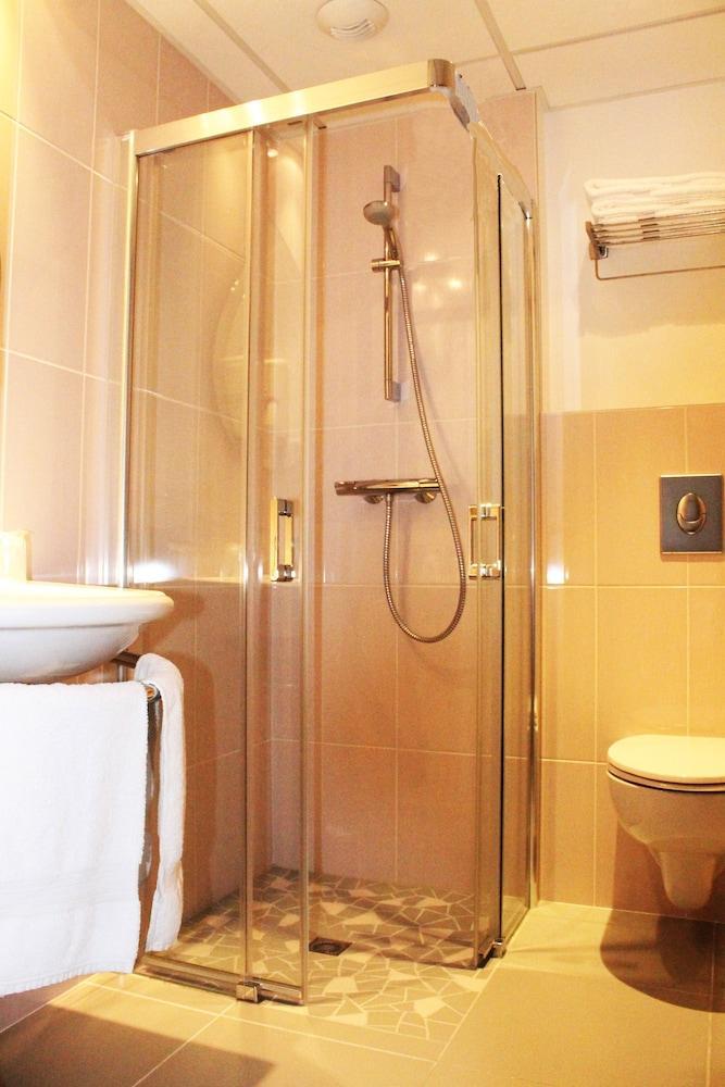 Hotel Des Rosiers Лурд Екстериор снимка