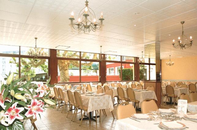 Hotel Des Rosiers Лурд Екстериор снимка