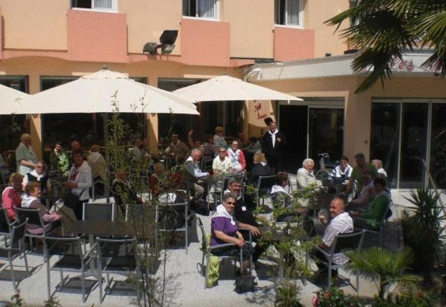 Hotel Des Rosiers Лурд Екстериор снимка
